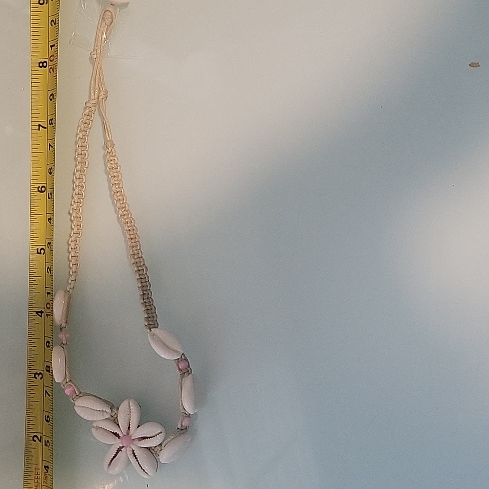 Cowrie Shell Macrame Necklace with pink beads - Picture 6 of 7